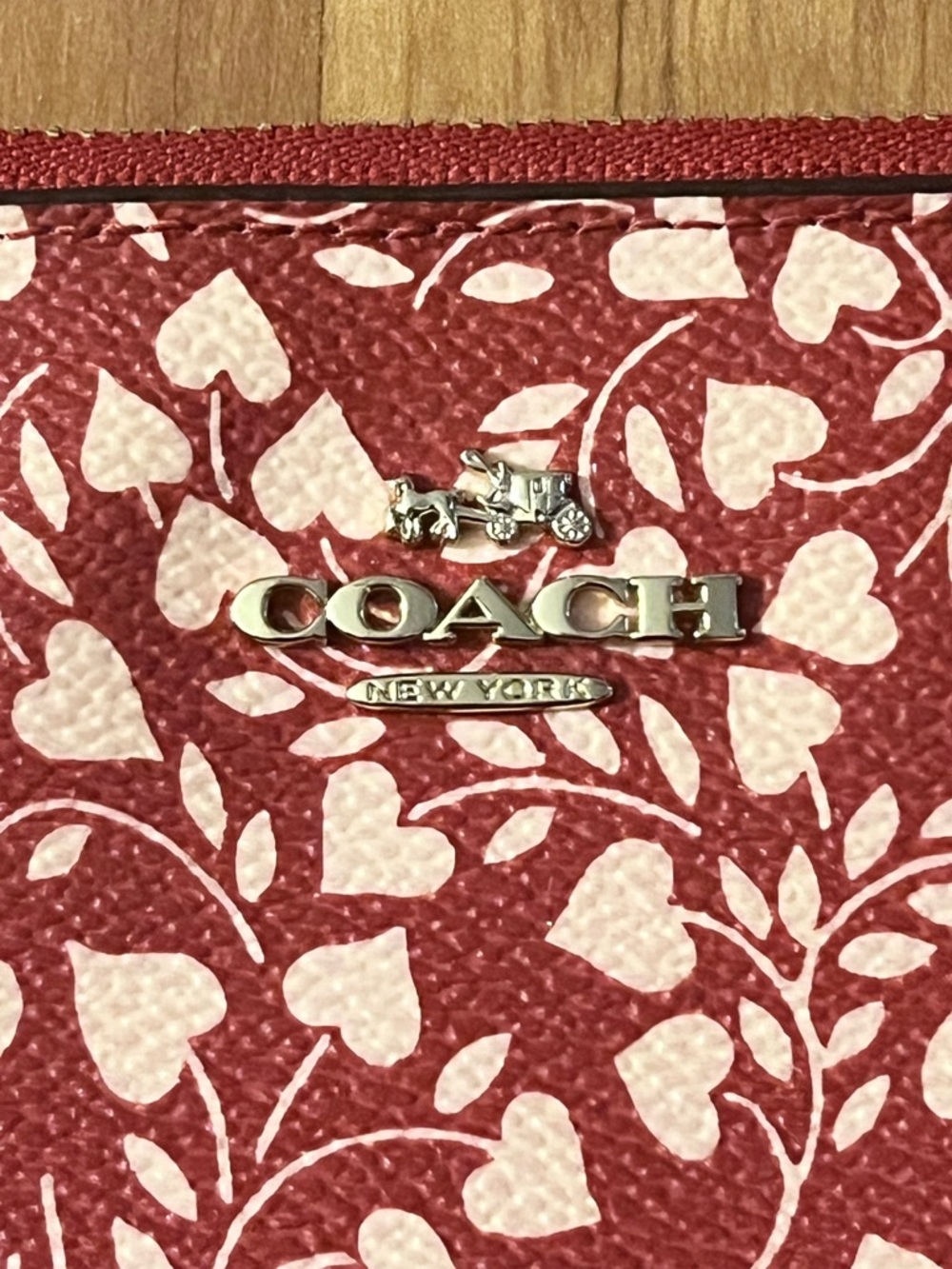 Coach Limited Edition Valentine’s Day Red and White Floral Wristlet - Picture 7 of 10